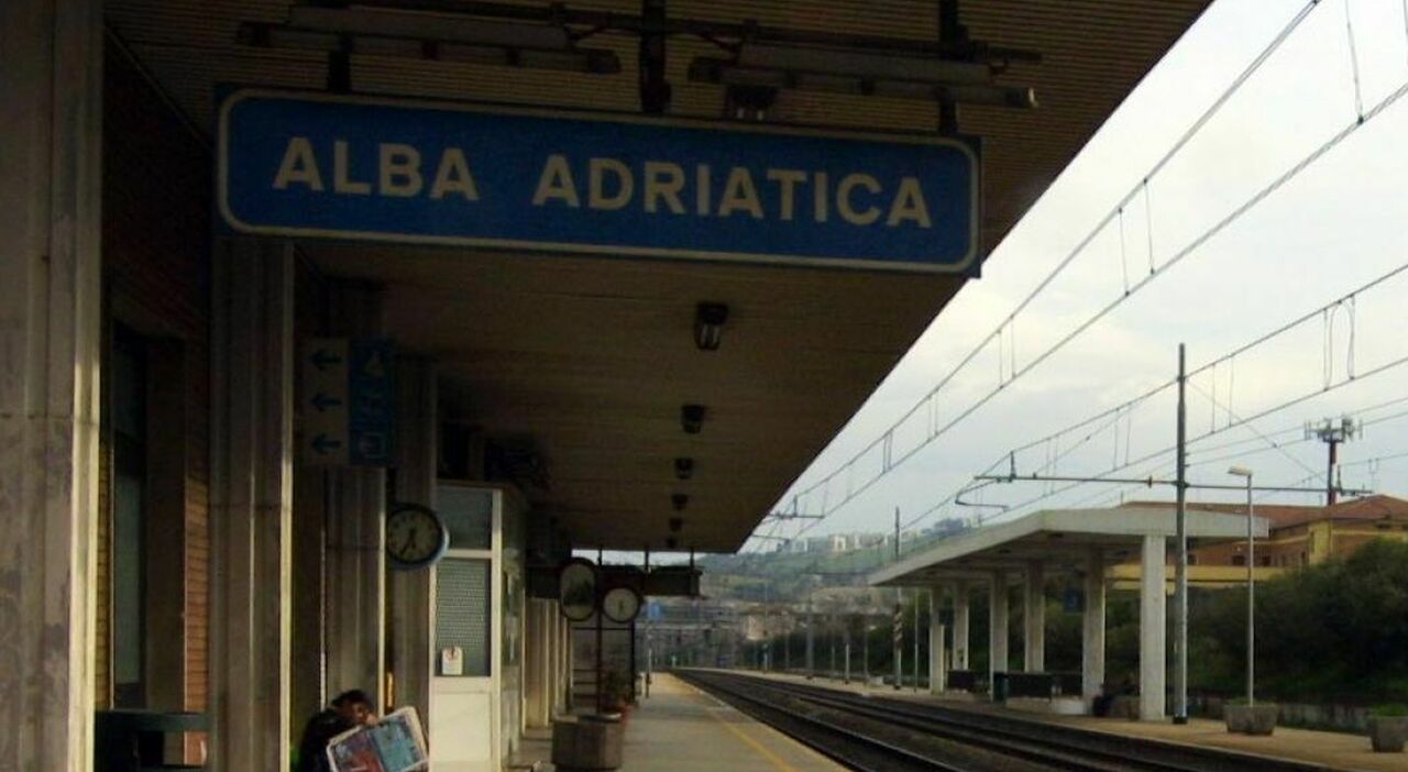 6635490_18101124_stazione_alba_adriatica.jpg