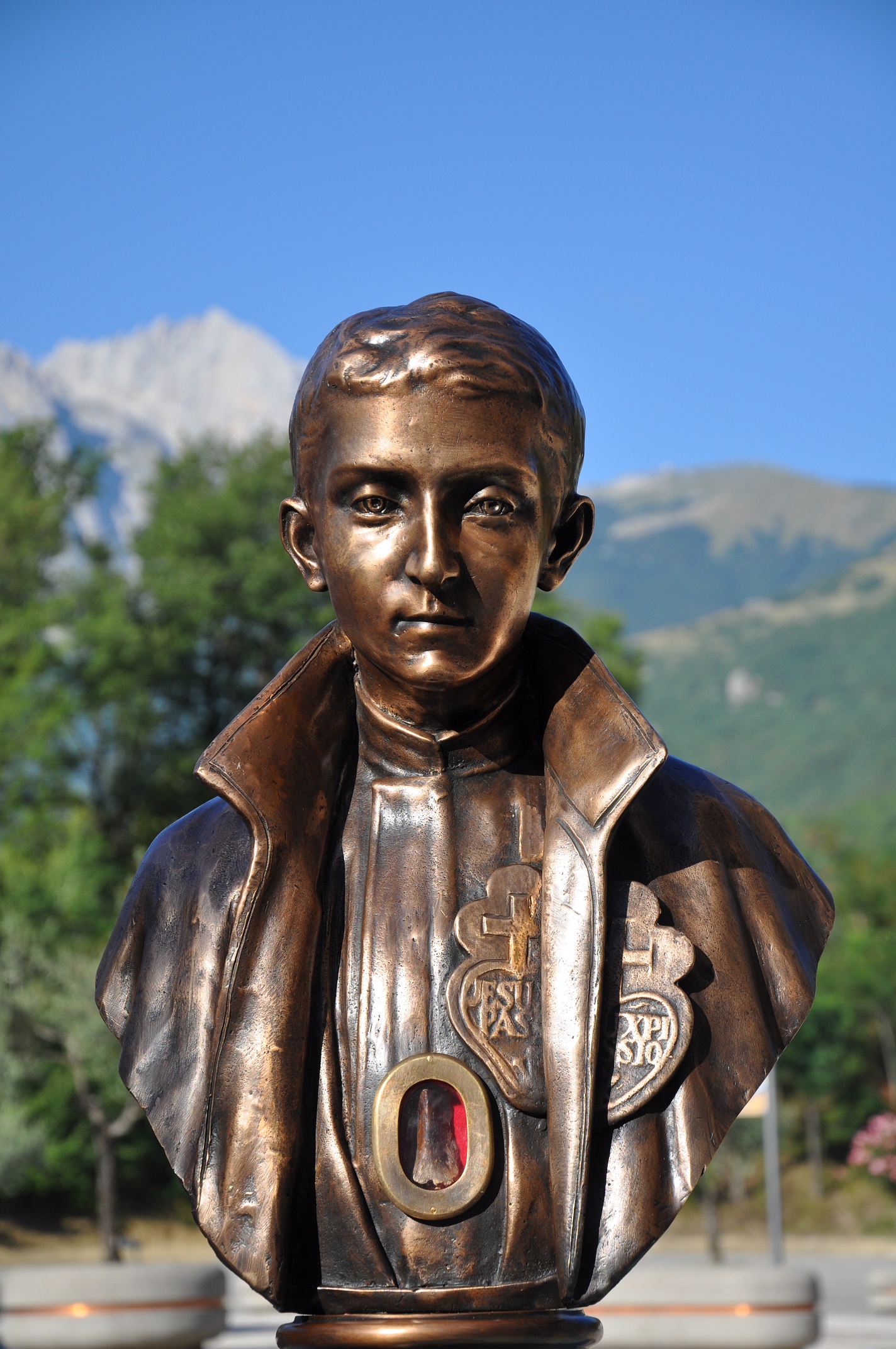 Busto_bronzeo_di_San_Gabriele.JPG