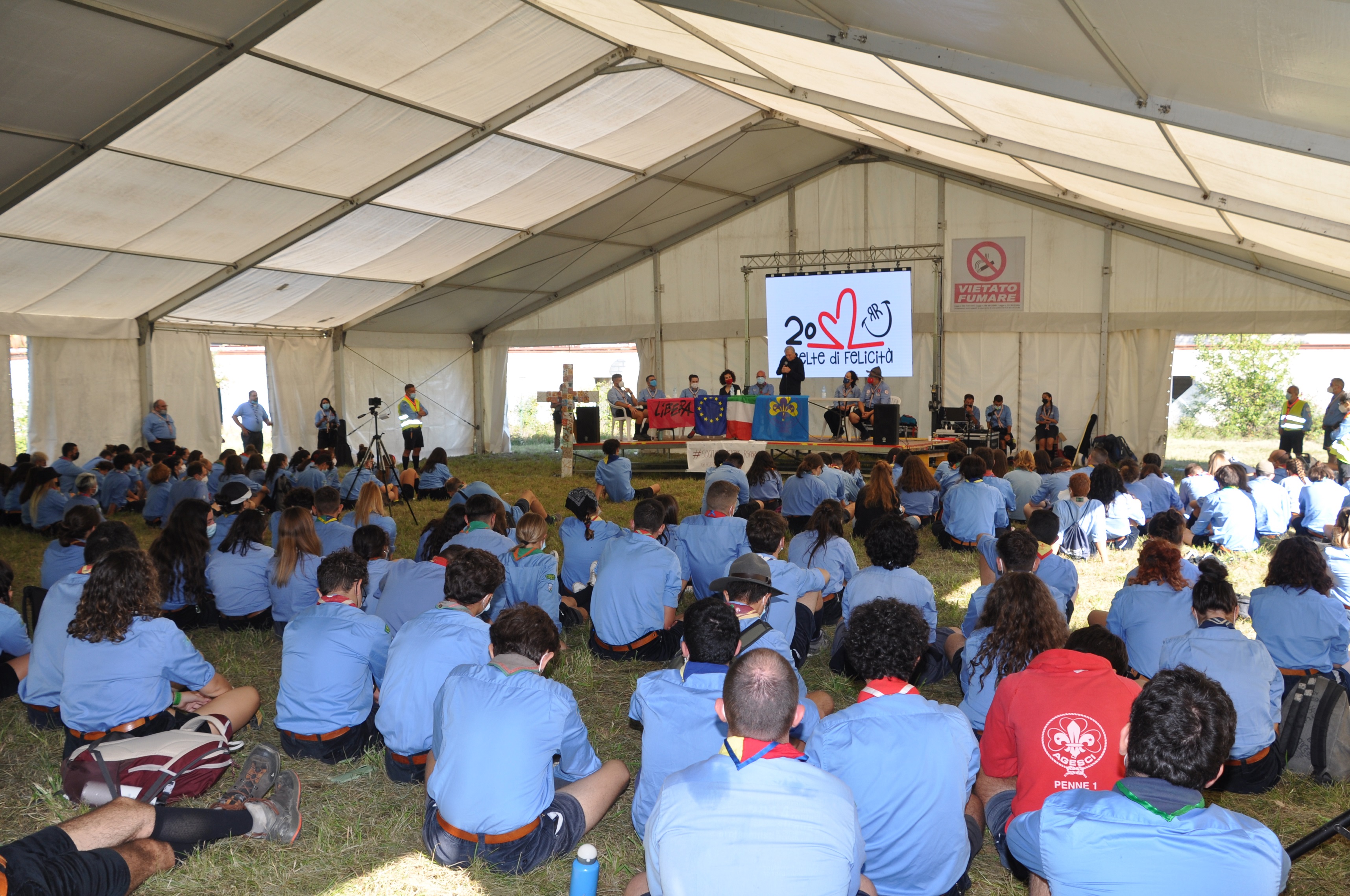 Don_Ciotti_incontra_gli_scout_abruzzesi_al_santuario_di_San_Gabriele2.JPG