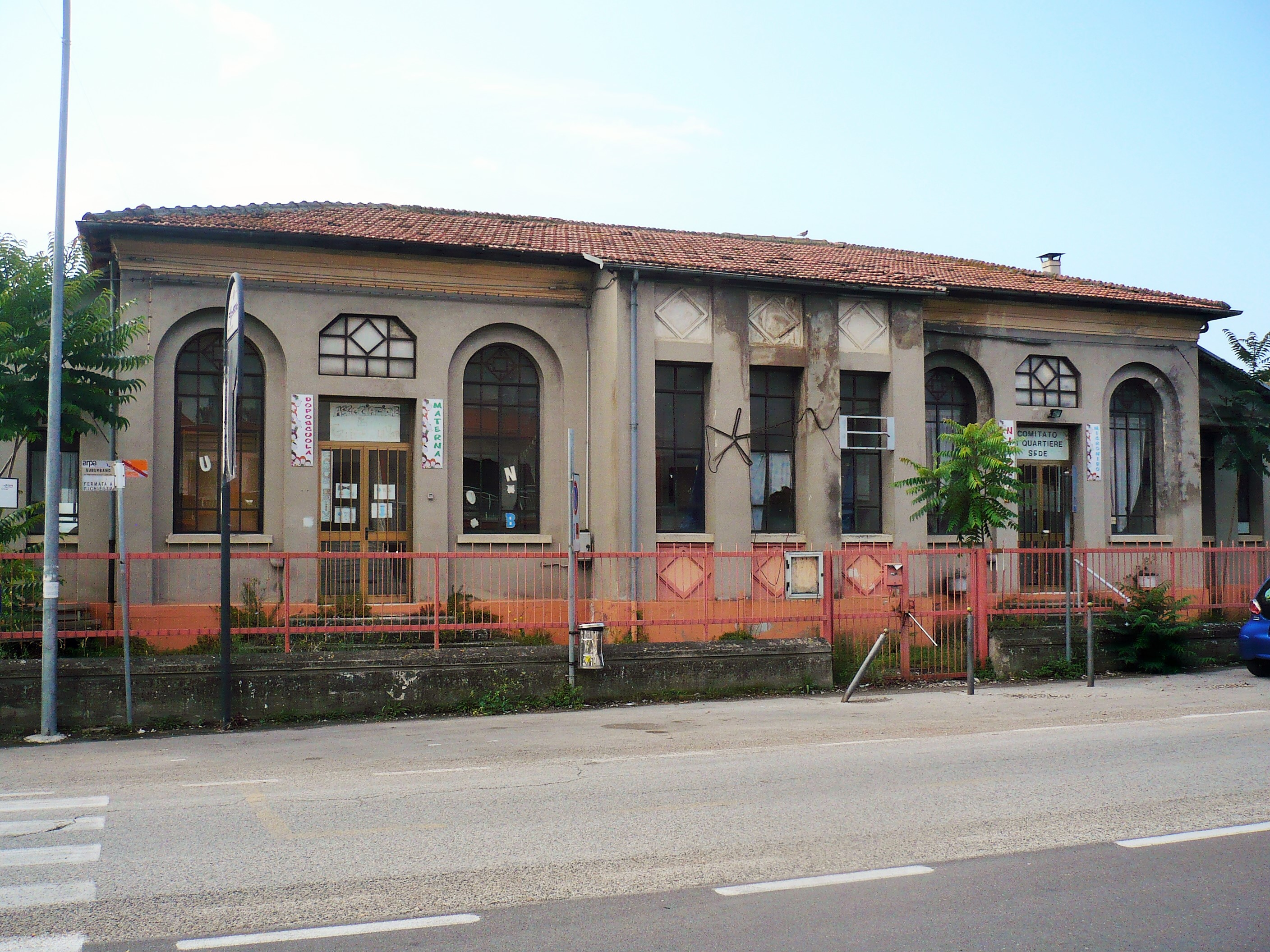 Ex_scuola_elementare_di_Cartecchio_1.JPG
