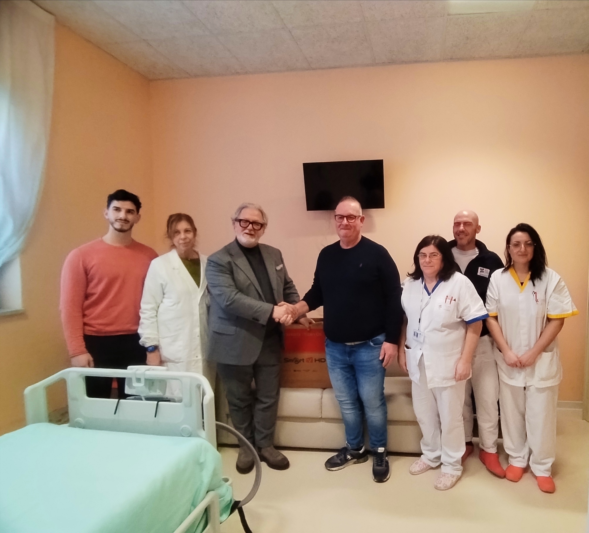 Foto_donazione_Hospice.jpg