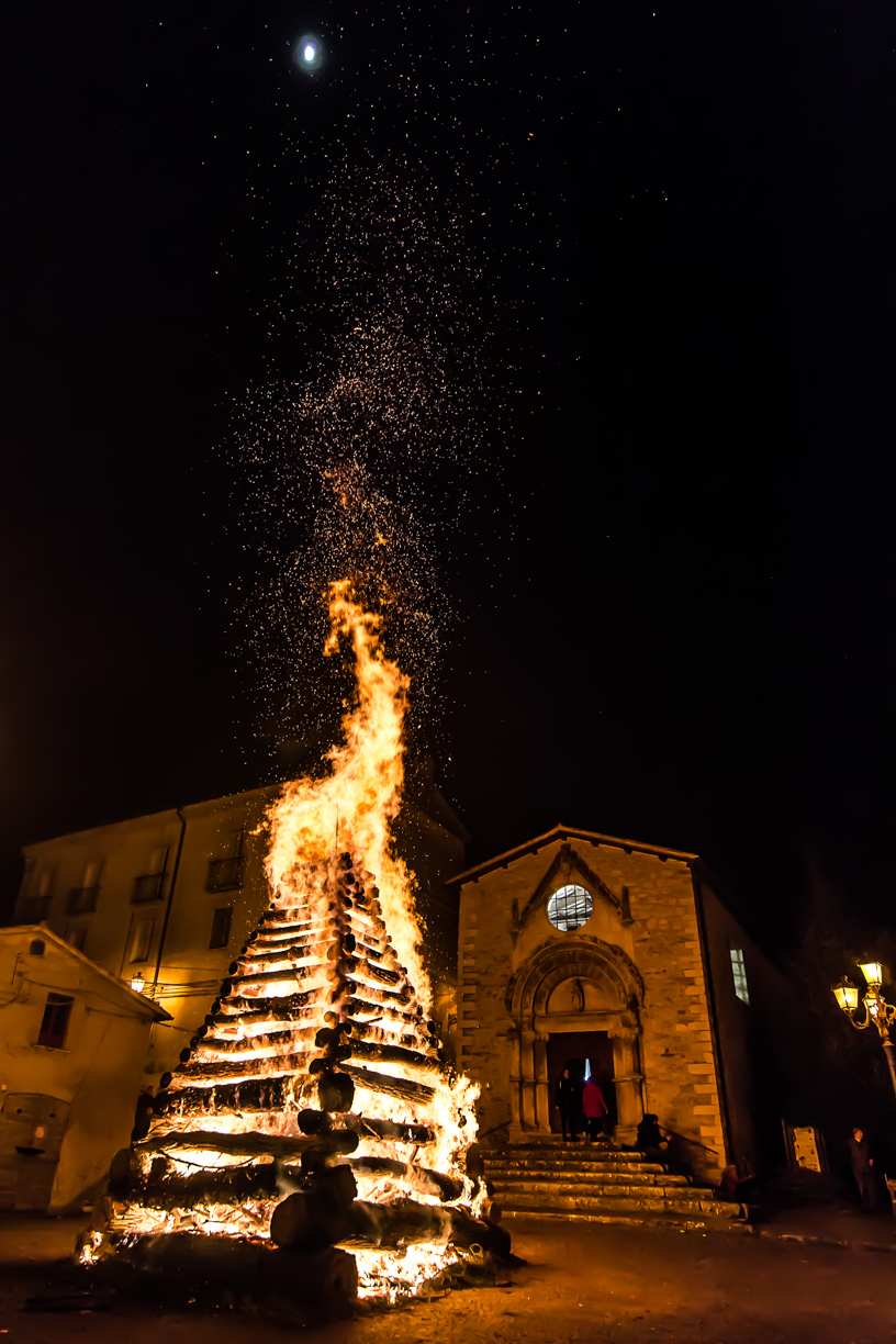 Fuoco_di_SantAntonio_3.jpg