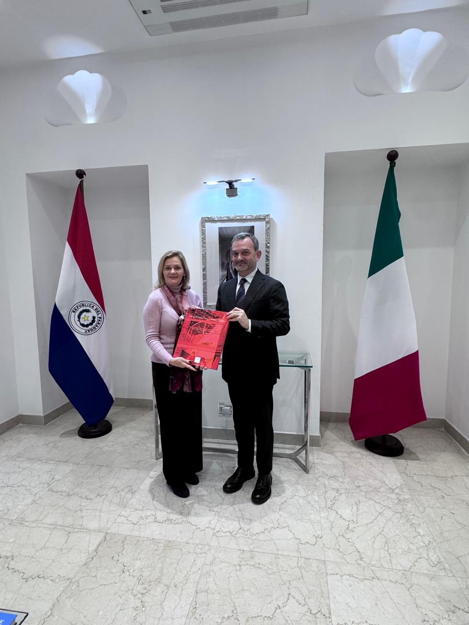Incontro_istituzionale_Corsi_Ambasciatrice_Paraguay.jpg
