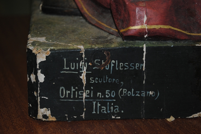 SCRITTA_RIFERITA_AL_BASAMENTO_DELLA_STATUA.JPG